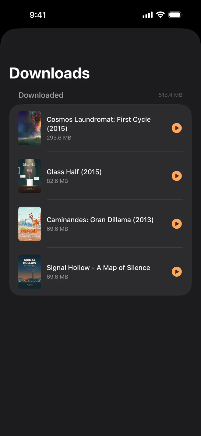 Downloads auf dem iPhone: drei Filme und eine Folge von Signal Hollow auf dem Handy gespeichert, mit ihren Dateigrößen.